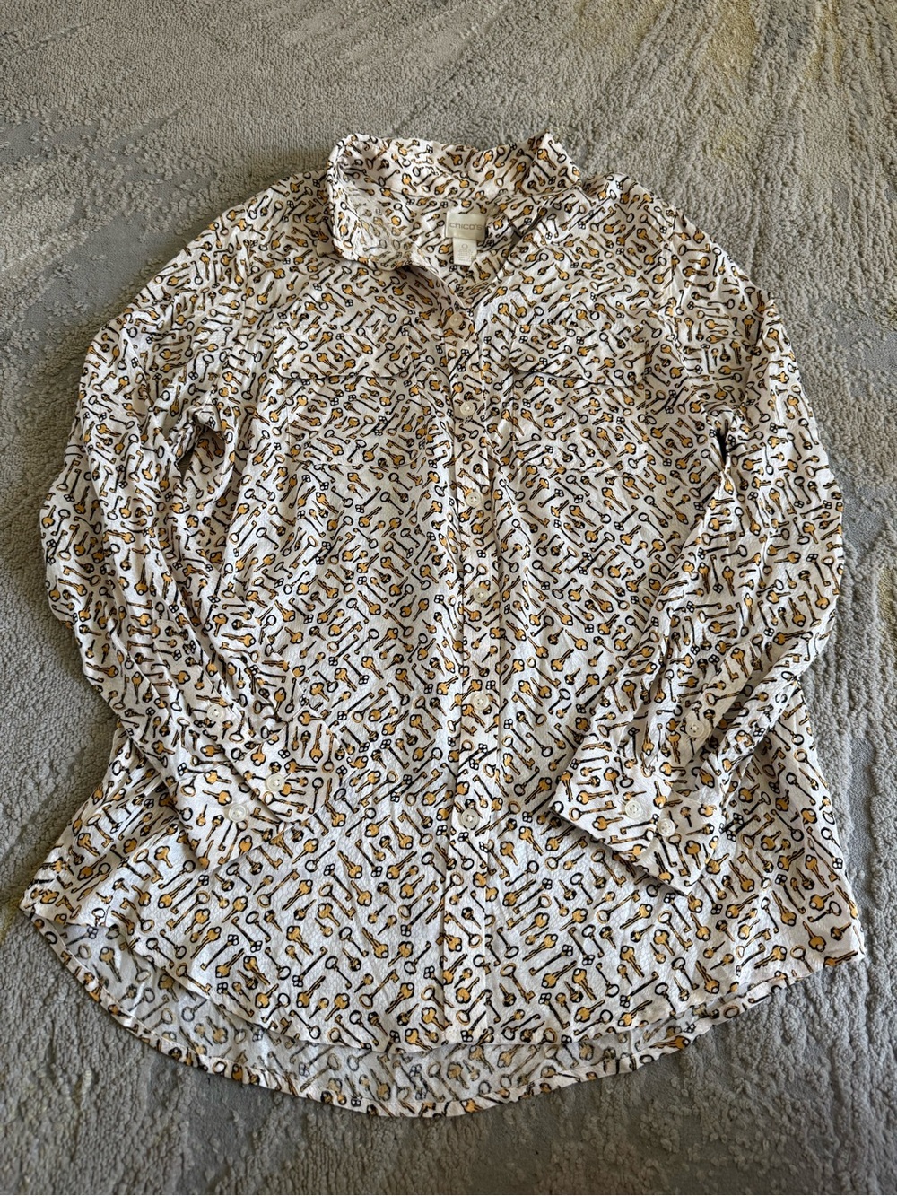 Chico's long sleeve blouse keys novelty print button front Top Cream gold small - Picture 1 of 8